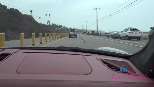 Прогулочка с откровенной шлюхой всегда полна приятных неожиданностей