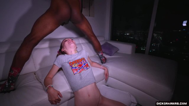 Давайте измерим настоящую глубину глотки этой школьницы