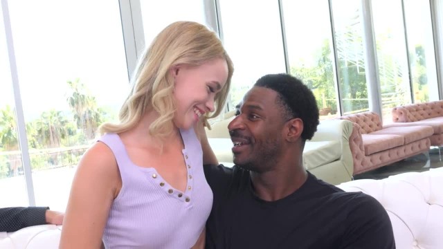 Папочка благосклонно привёл к своей дочери темнокожего любовника - #2