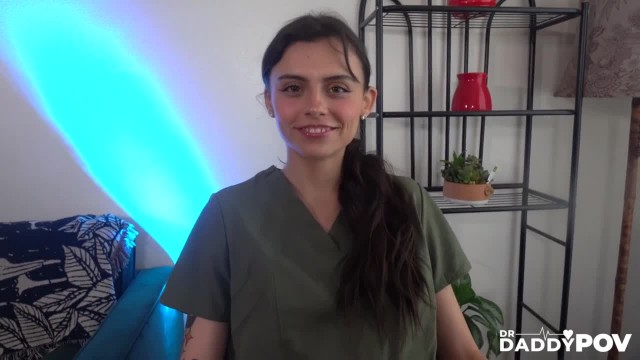 Очень важно доказать свою преданность горячему отчиму - #1