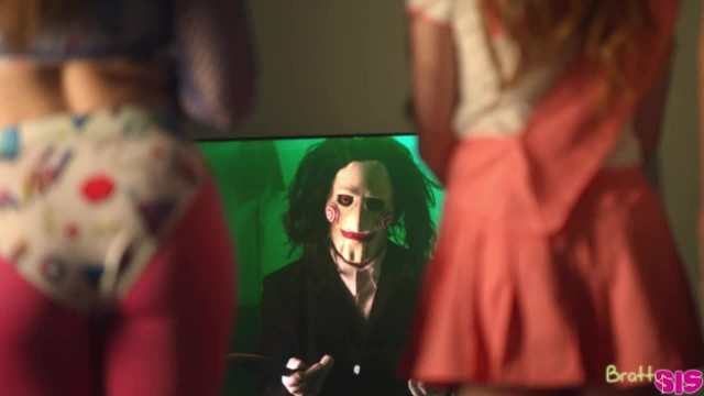 Просмотр фильма ужасов натолкнул на мысль о сексе втроём - #1